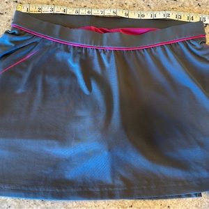 🧚‍♂️EUC Adidas Gray & Hot Pink Supernova Athletic Skort Medium